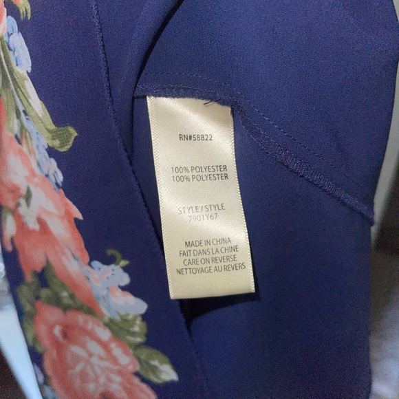 Max Studio Dress w Flowers - Picture 6 of 7